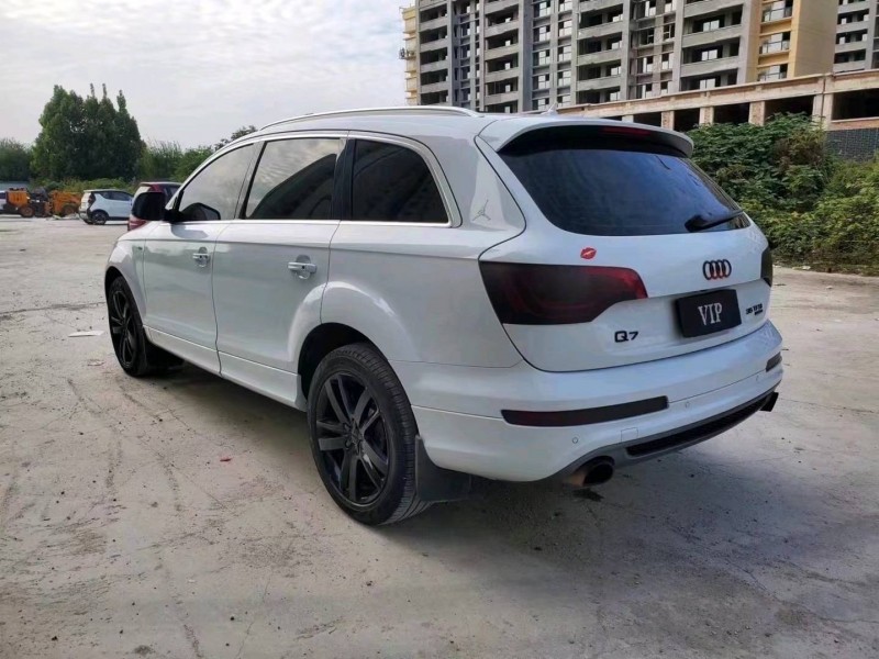 济宁13年奥迪Q78