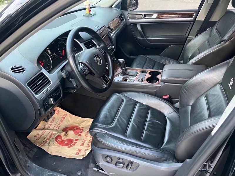 济宁15年大众途锐5