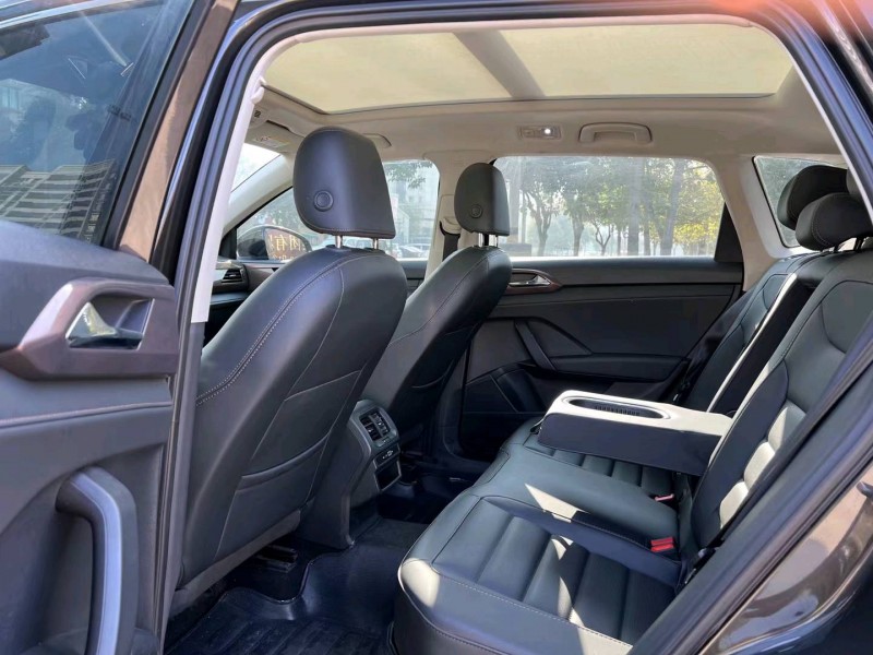 济宁22年大众途岳6