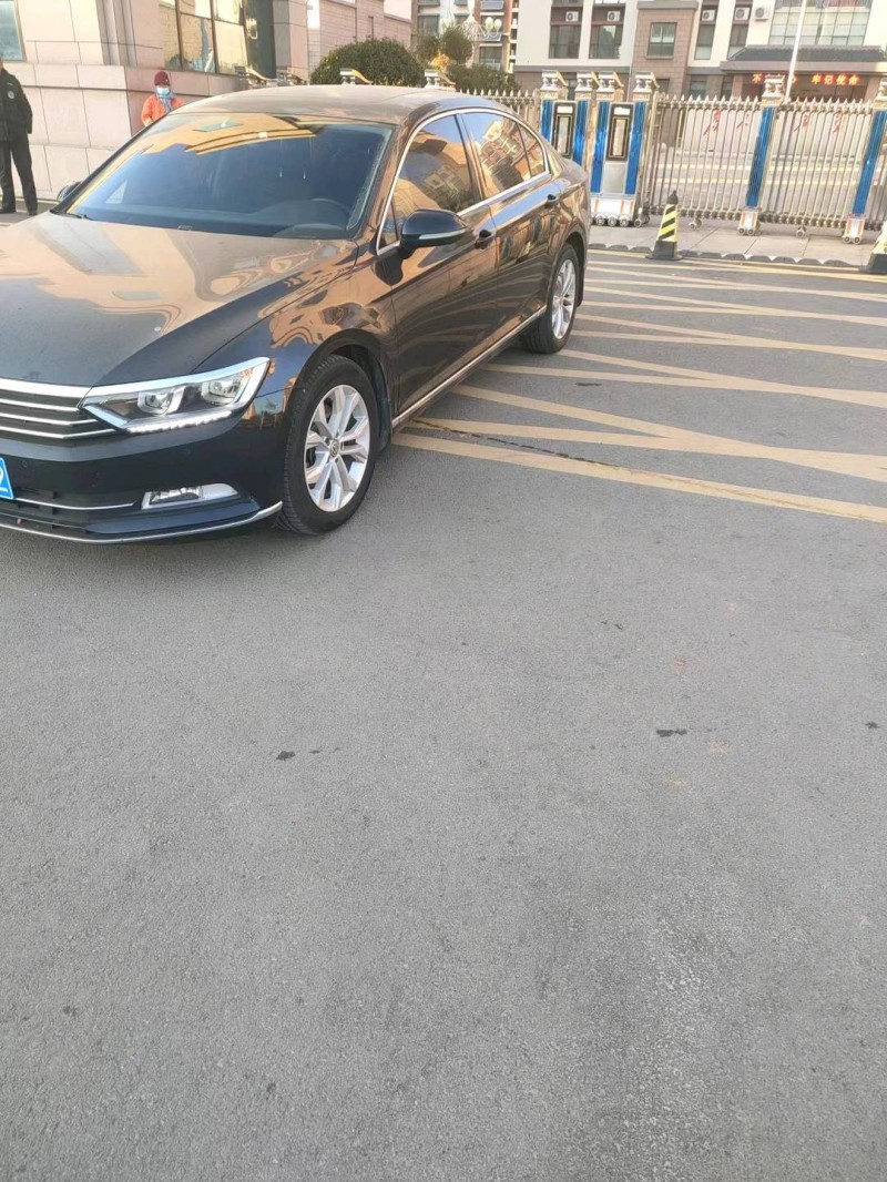 济宁17年大众迈腾2