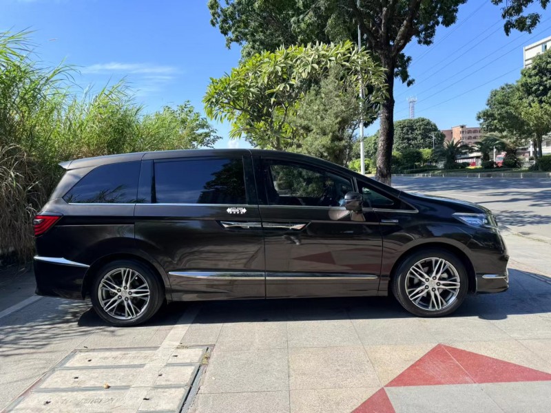 东莞19年本田艾力绅8