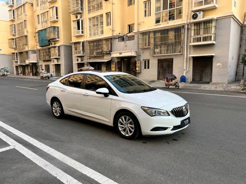 徐州17年别克威朗2