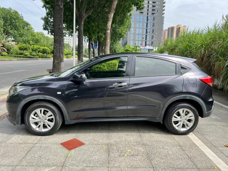 东莞18年本田缤智8