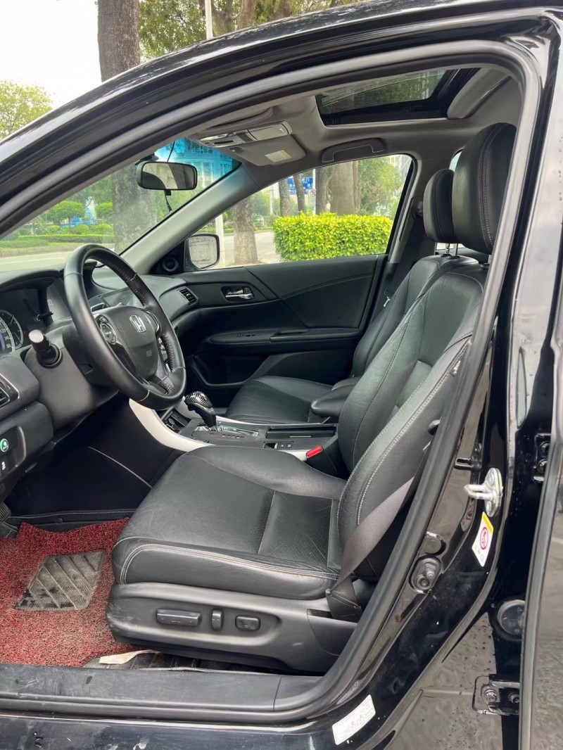 东莞16年本田雅阁5