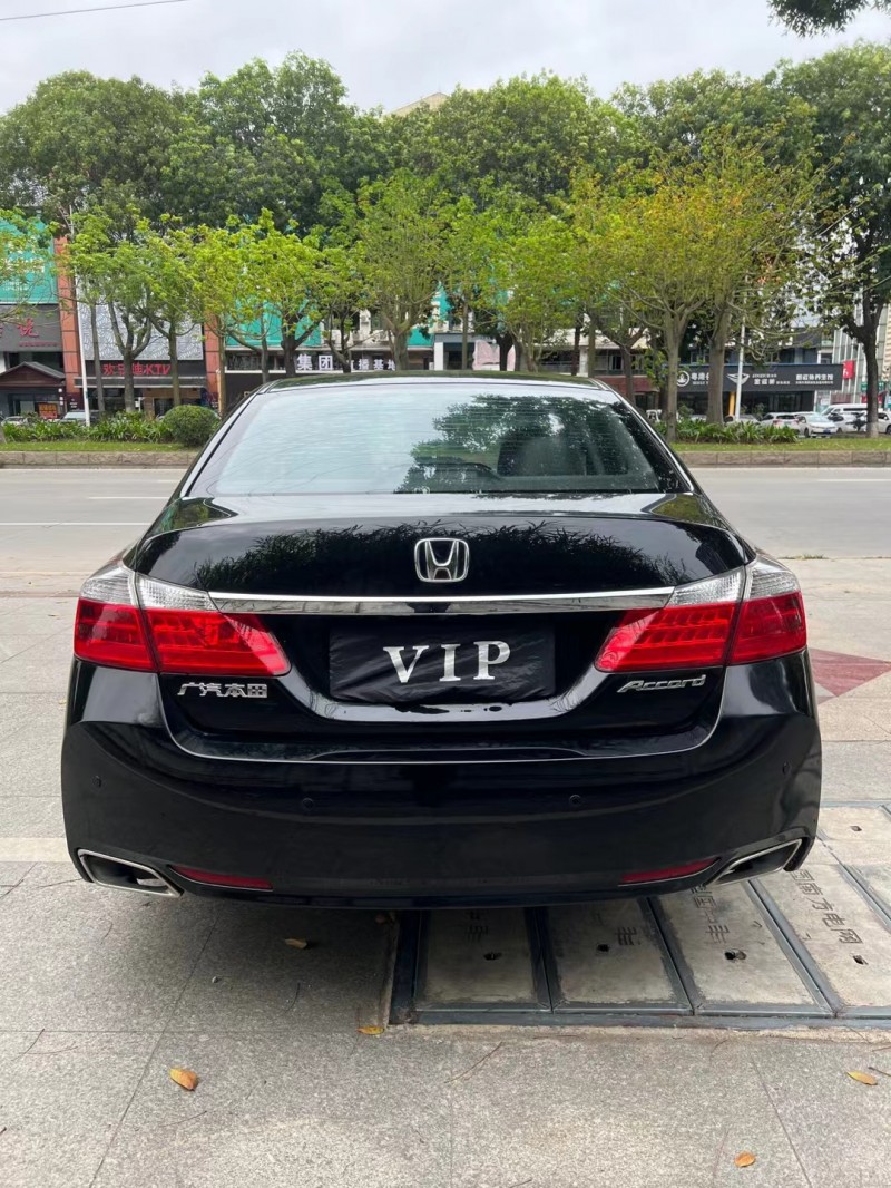 东莞16年本田雅阁9