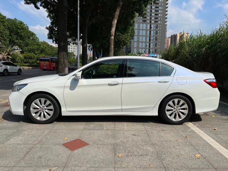 东莞16年本田雅阁7