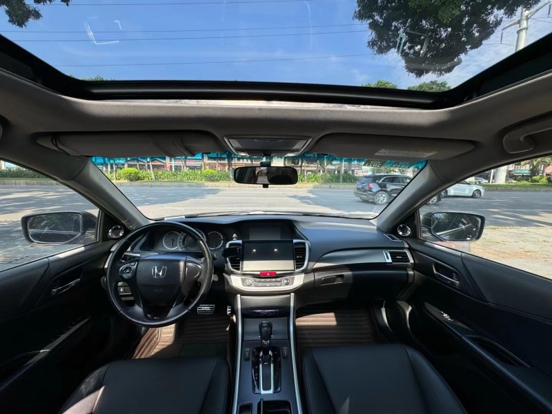 东莞15年本田雅阁6