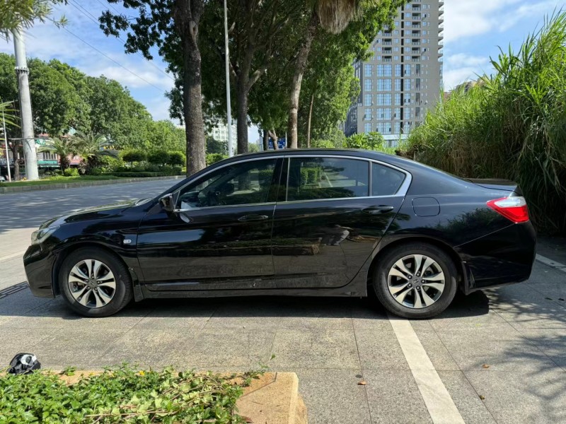 东莞15年本田雅阁7