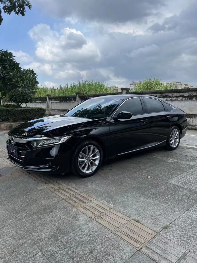 东莞22年本田雅阁3