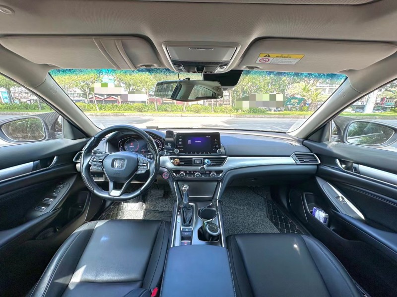 东莞18年本田雅阁7