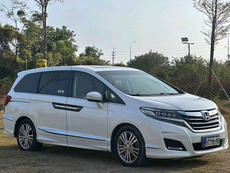 汕头18年本田艾力绅2