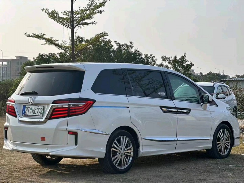 汕头18年本田艾力绅7