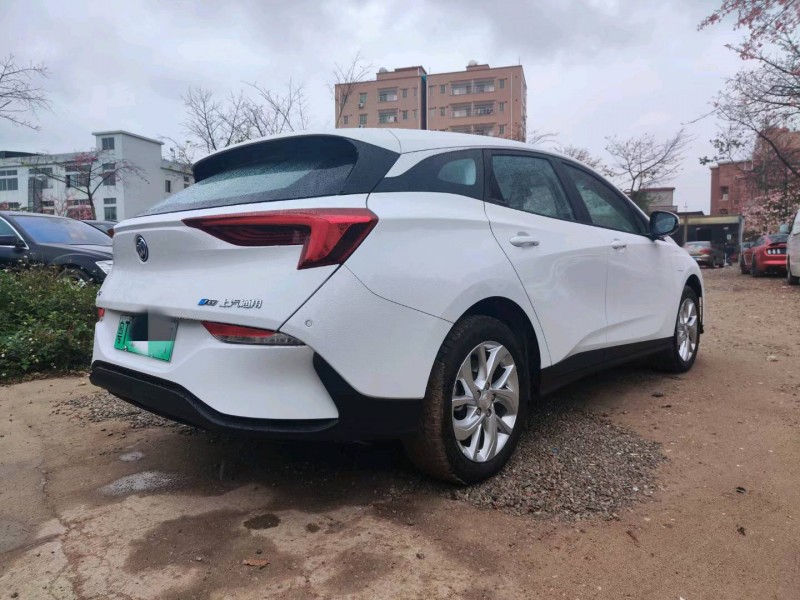 广州23年别克微蓝8