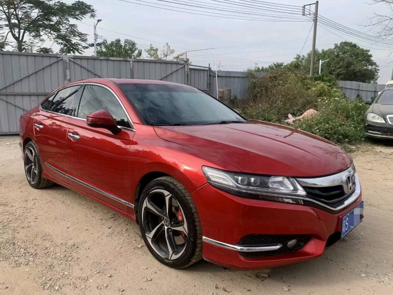 广州16年本田思铂睿3