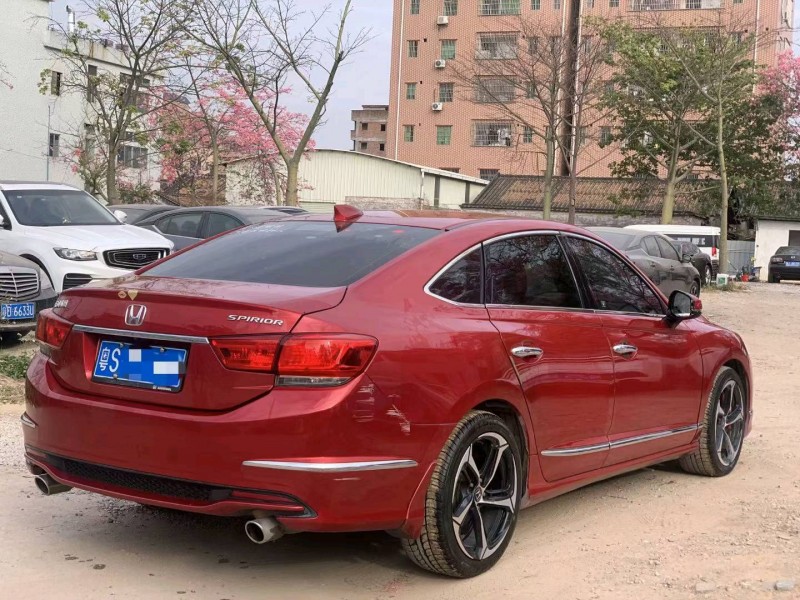 广州16年本田思铂睿8