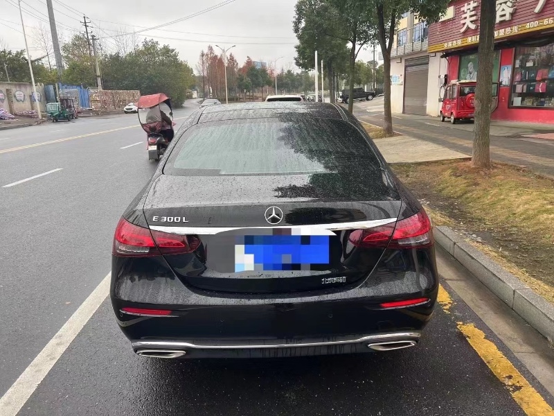 淄博22年奔驰E8