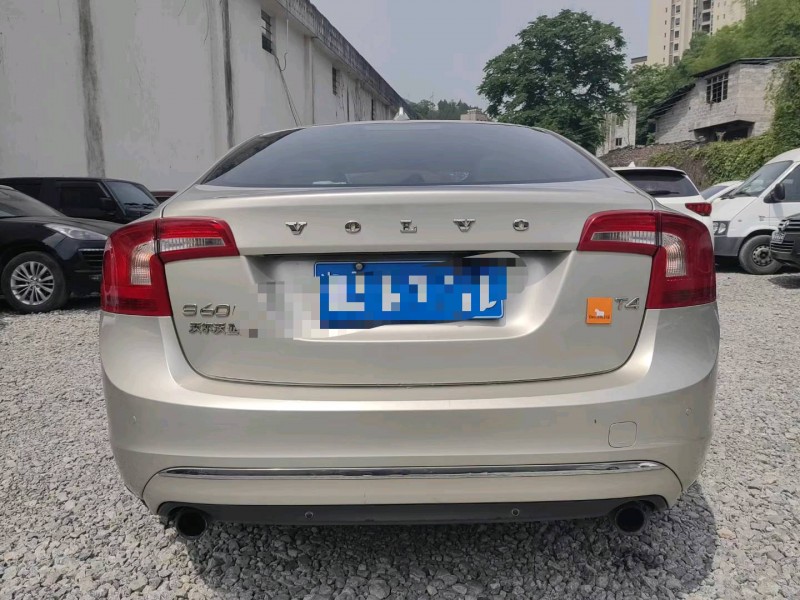 重庆17年沃尔沃S60L9