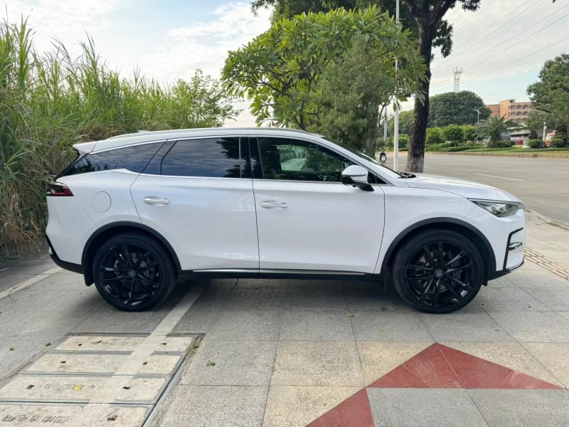 东莞21年比亚迪唐8