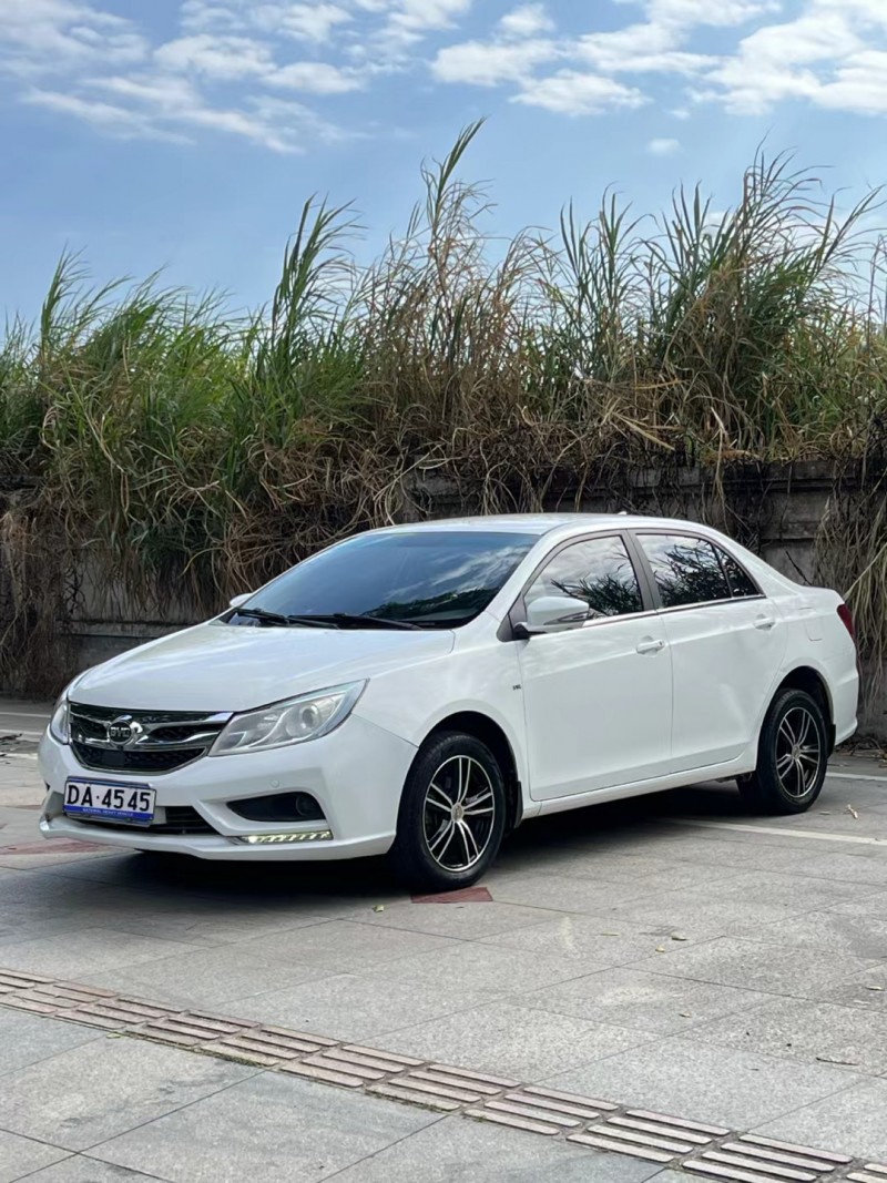 东莞17年比亚迪速锐2