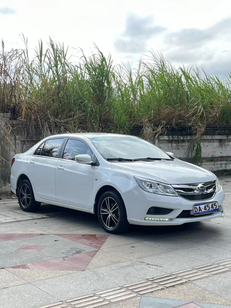 东莞17年比亚迪速锐3