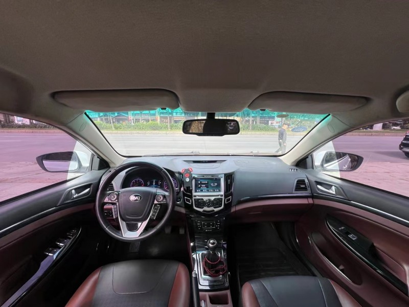 东莞17年比亚迪速锐6