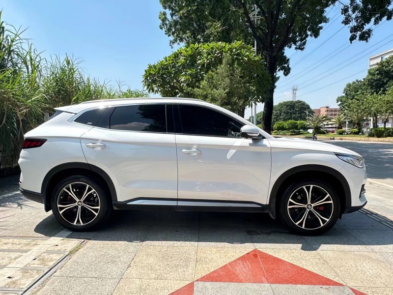 东莞21年比亚迪宋8