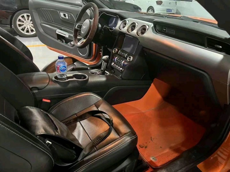 东营21年福特野马8