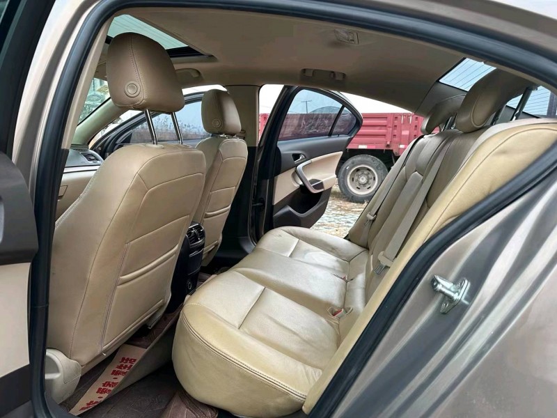 徐州13年别克君威6