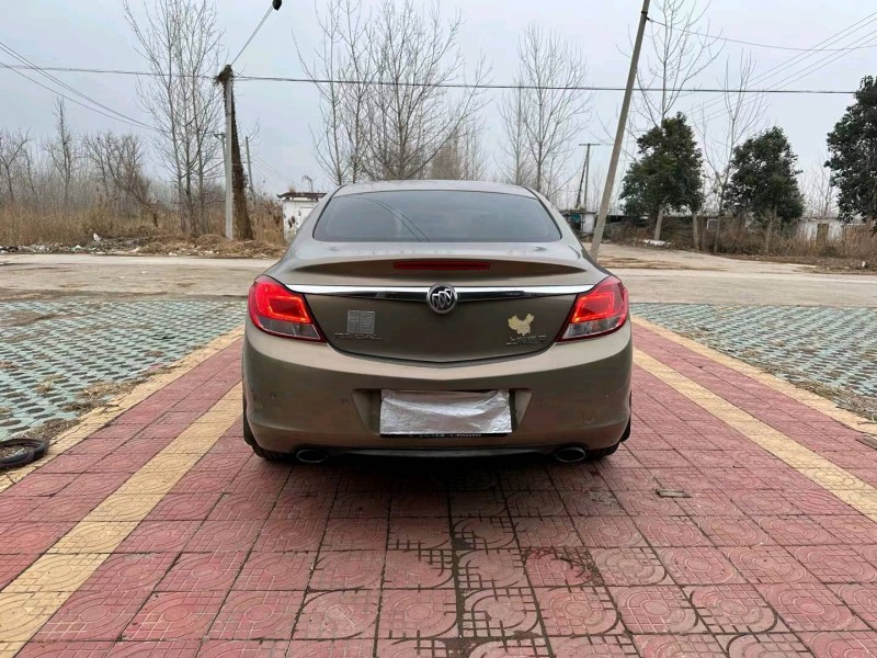 徐州13年别克君威9