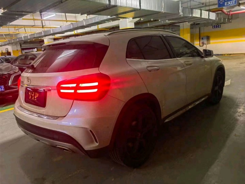 武汉19年奔驰GLA4