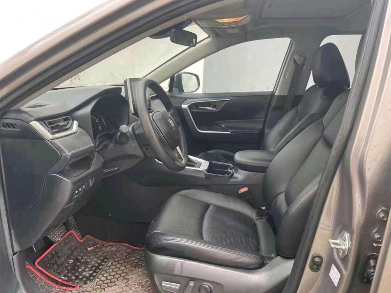 邯郸21年丰田RAV4荣放4