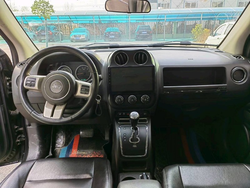 徐州12年Jeep指南者4