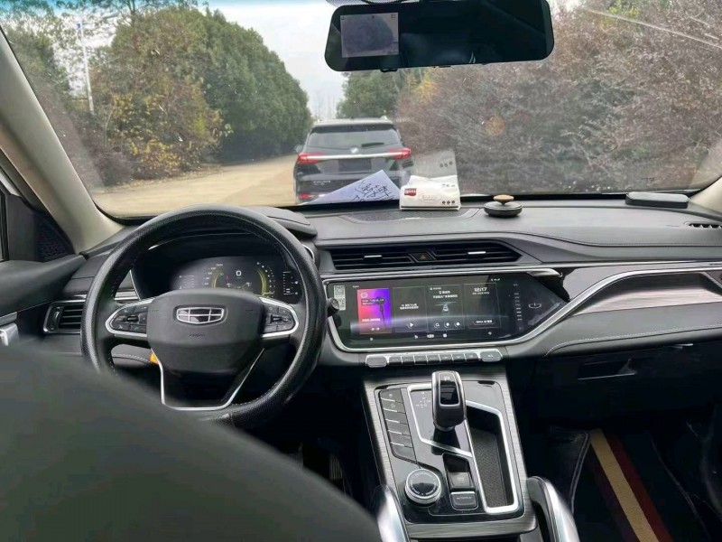 济南21年吉利博越9