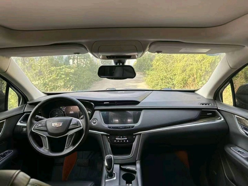 东营17年凯迪拉克XT58
