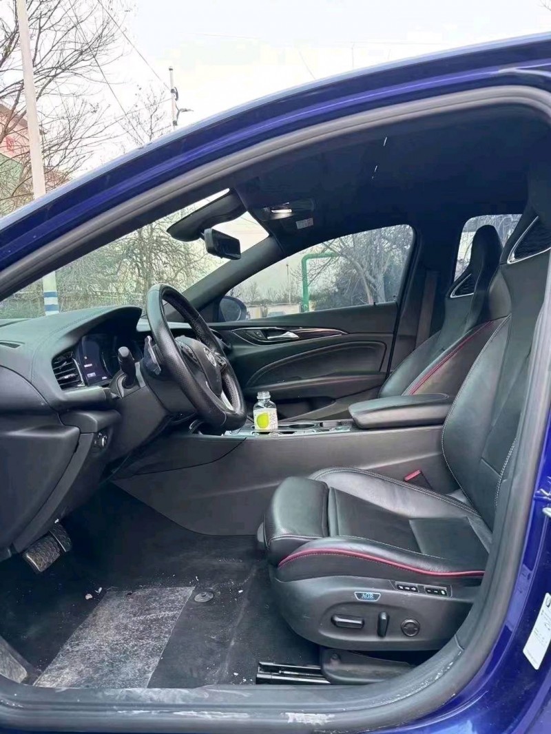 东营21年别克君威8