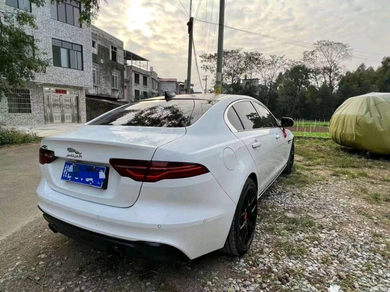 南寧20年捷豹XEL5