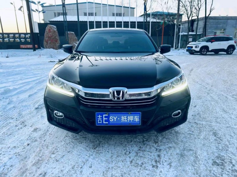 沈阳17年本田雅阁1