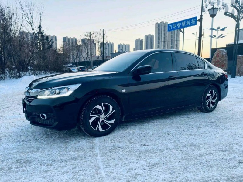 沈阳17年本田雅阁2