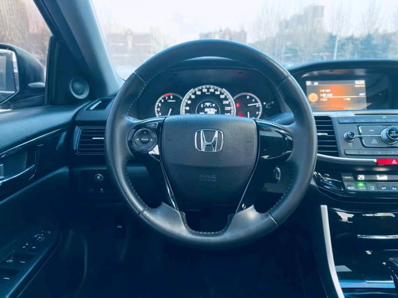 沈阳17年本田雅阁4