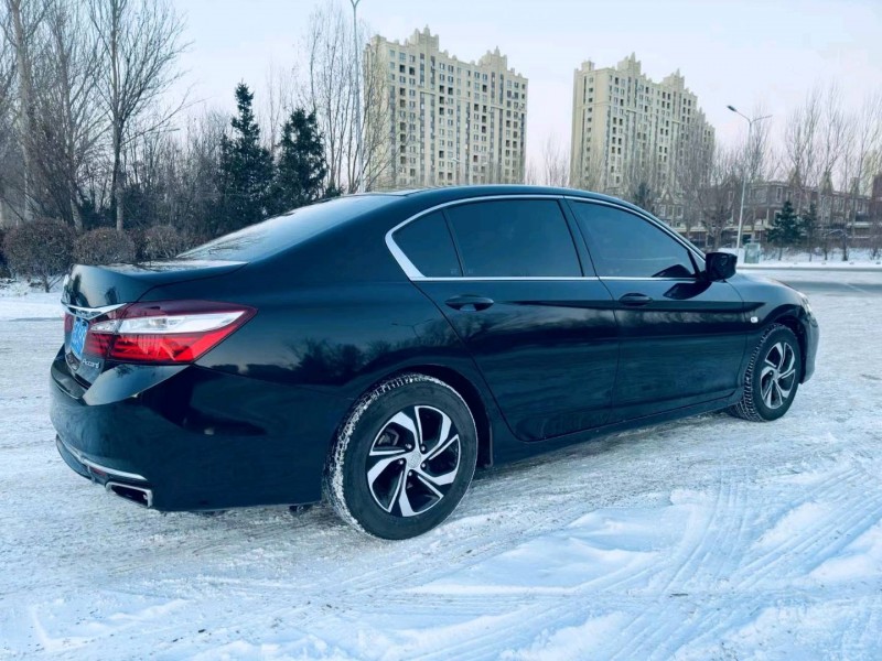 沈阳17年本田雅阁5