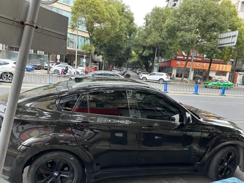 成都11年宝马X64