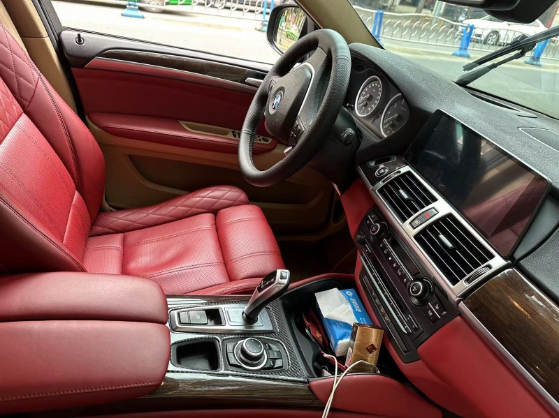 成都11年宝马X67