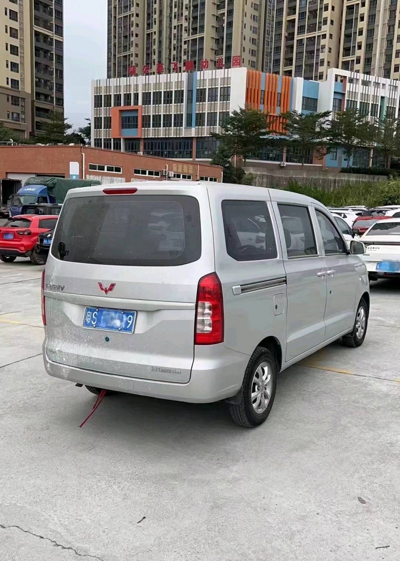深圳22年五菱汽車宏光2