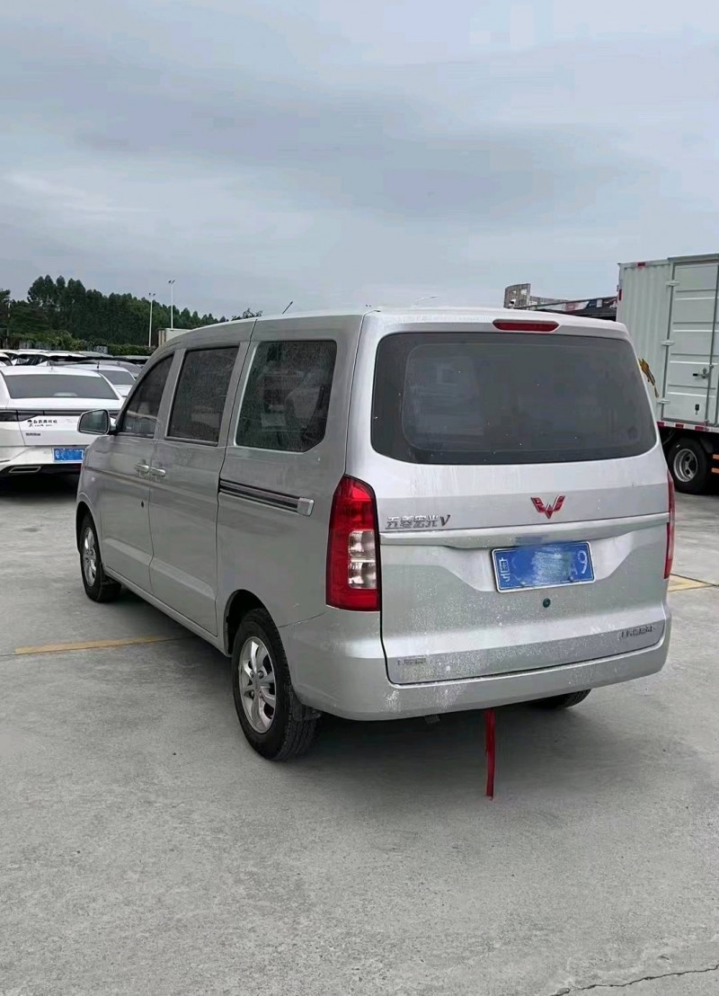 深圳22年五菱汽車宏光5