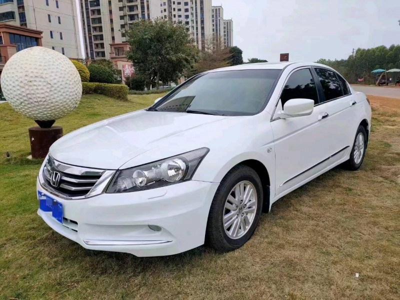 汕头13年本田雅阁2