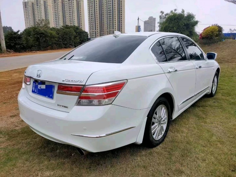 汕头13年本田雅阁9