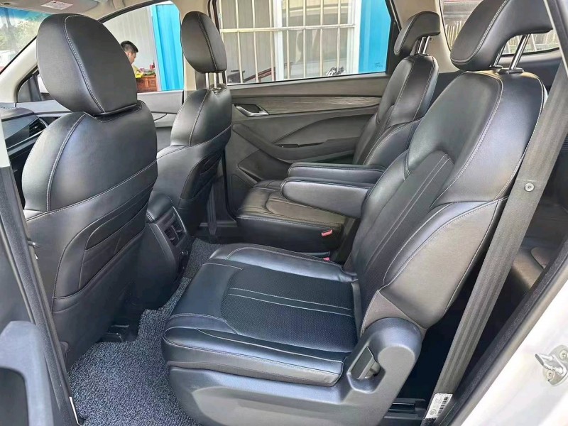 深圳19年寶駿3606