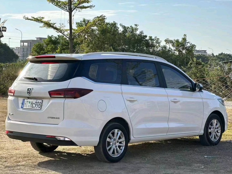 深圳19年寶駿3609