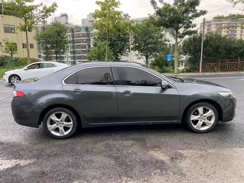 广州10年本田思铂睿4