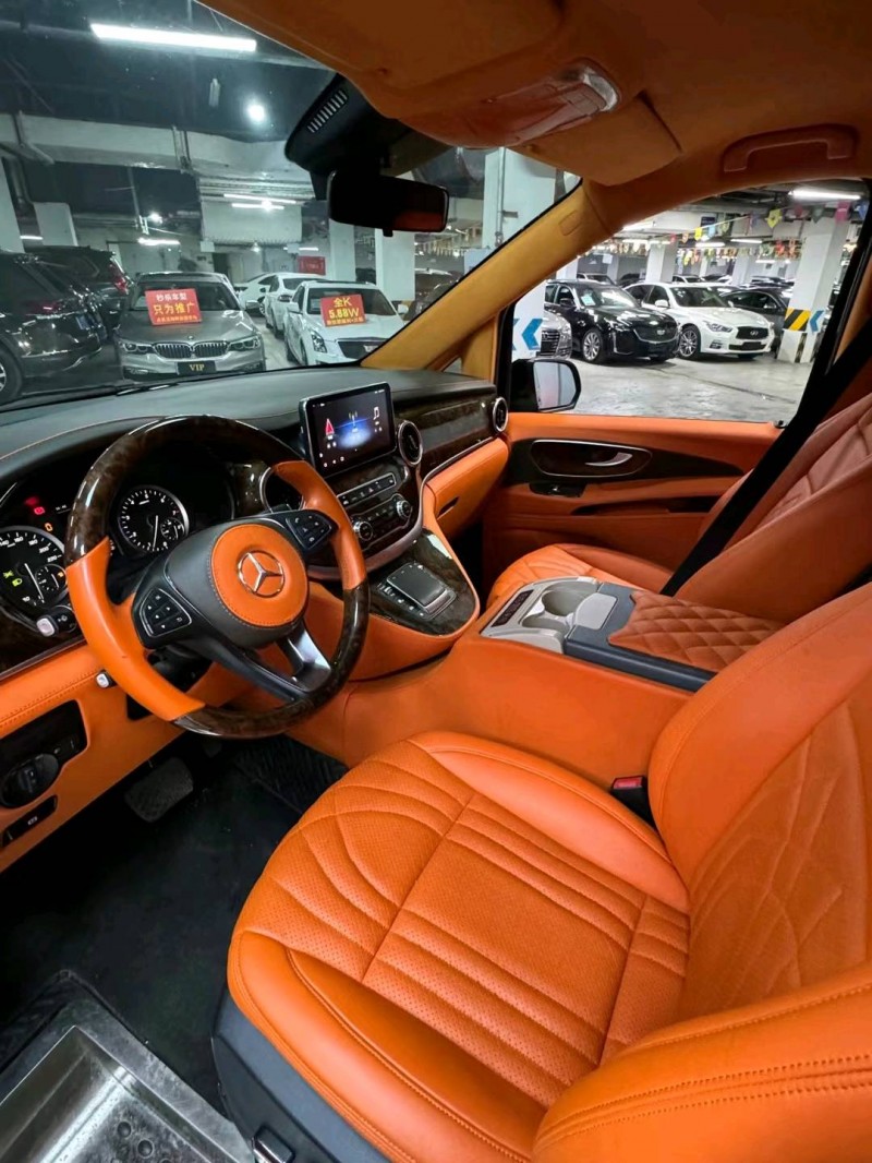 成都20年奔驰威霆5